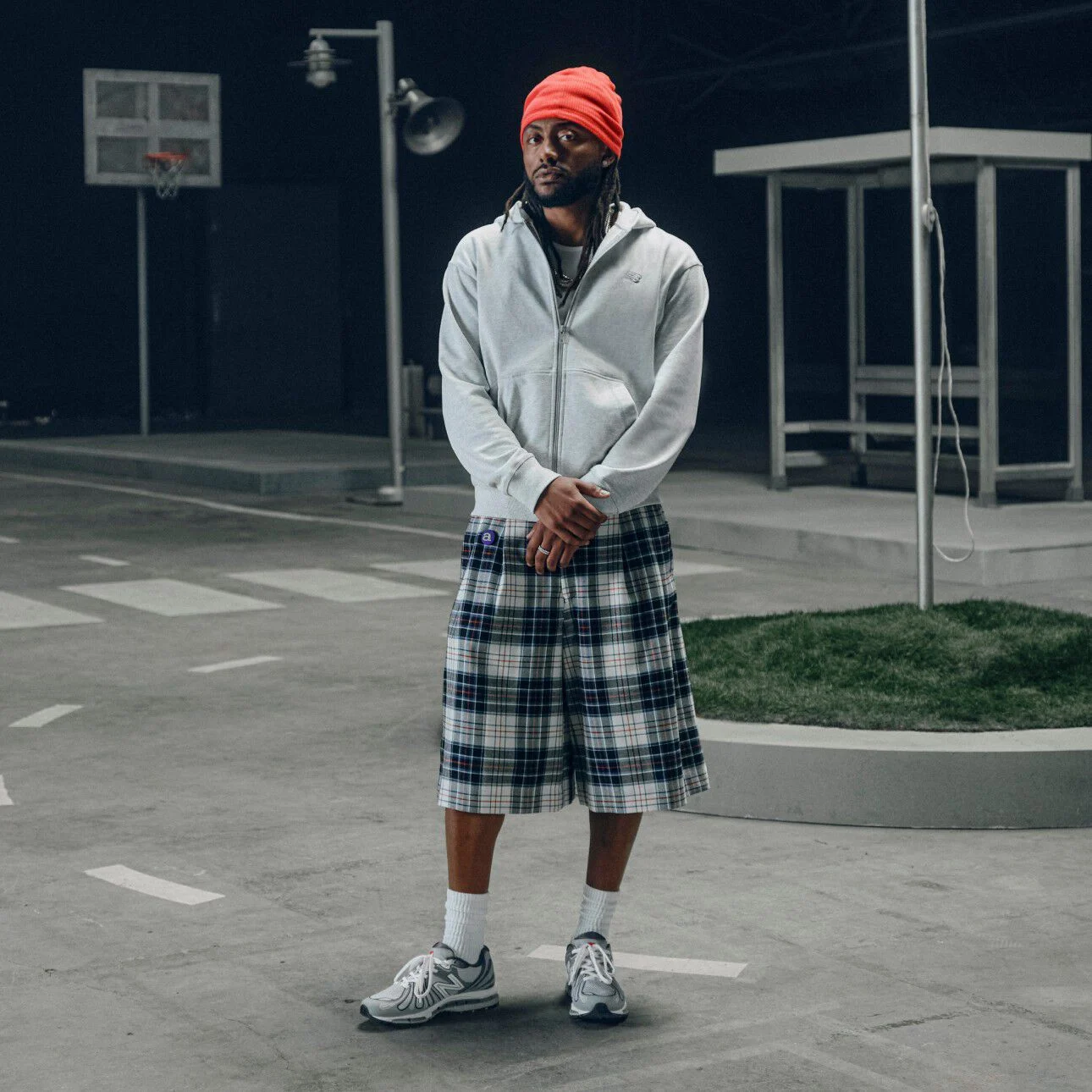 Amin&eacute; wearing ABZORB 1890 for Grey Days