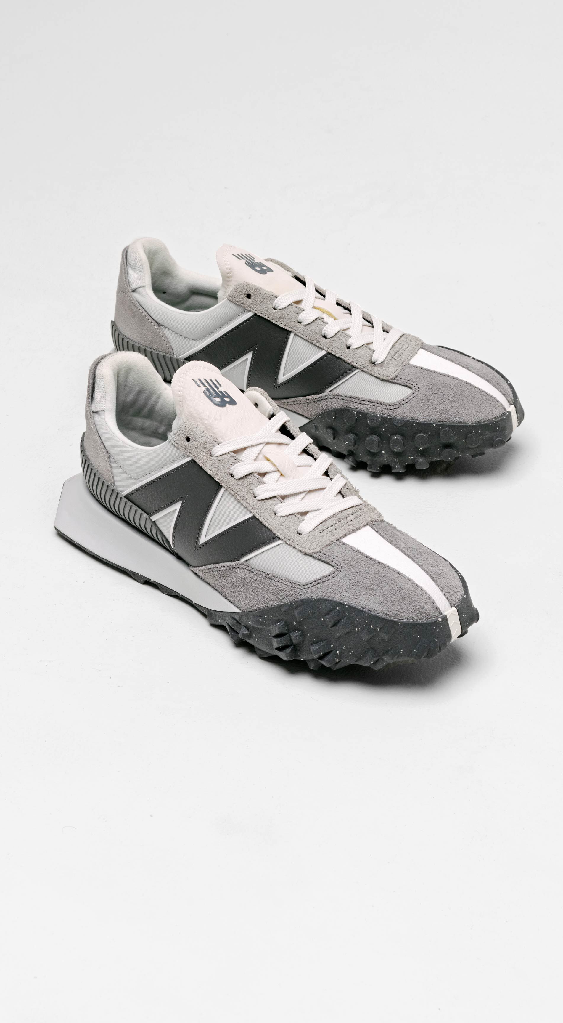 New Balance 327 nere, bianche e celesti | AW LAB